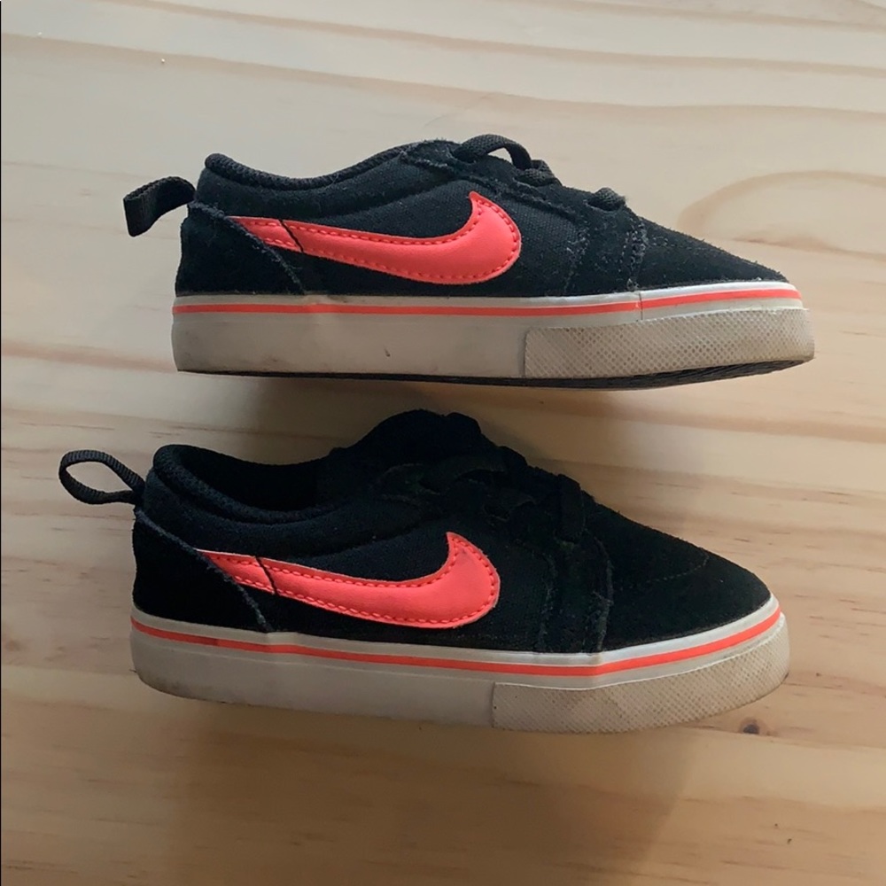 NIKE Toddler Sneakers